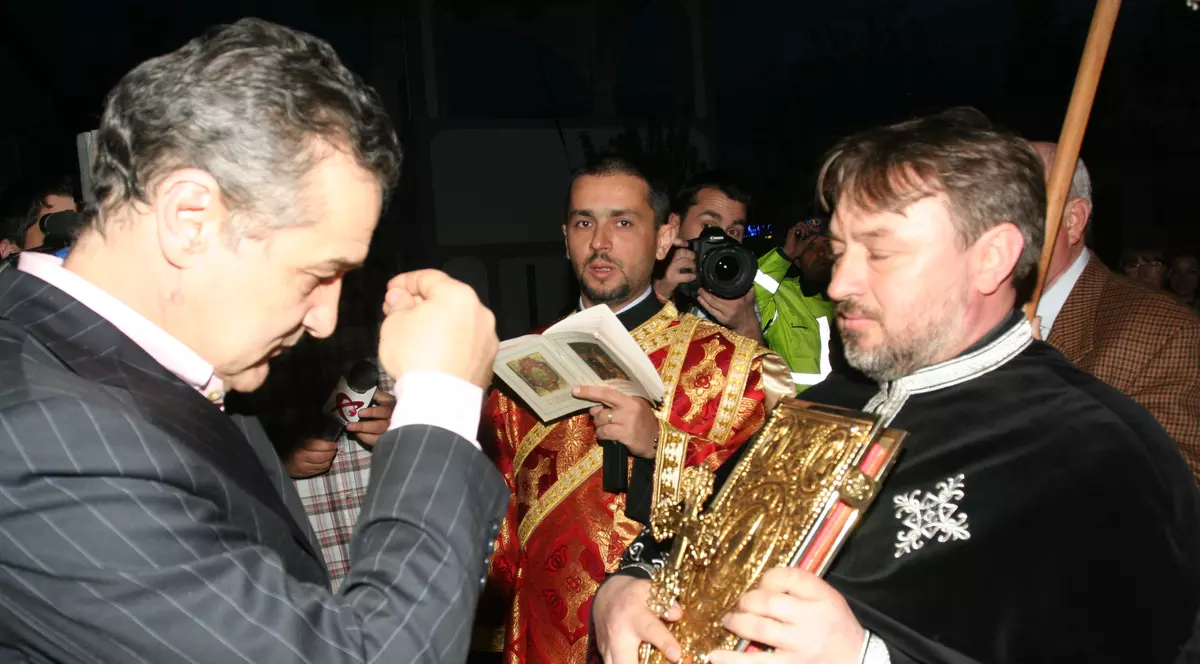 Divinitatea, ultima speranţă în Ghencea! ”Sper să-i lumineze Dumnezeu mintea domnului Becali”, Costel Gâlcă - antrenor Steaua