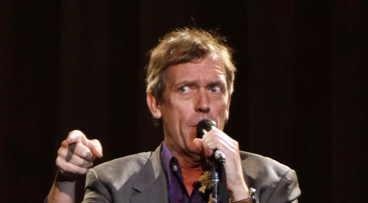 DECLARAŢIE CONTROVERSATĂ! Hugh Laurie, pe Twitter: "Concert la Bucureşti, în umbra RIDICOLULUI PALAT al lui Ceauşescu"