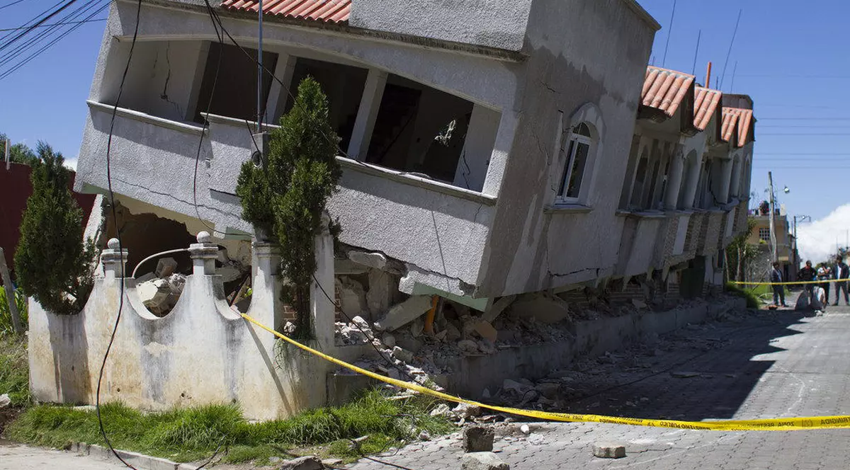 Patru morţi şi 25.000 de sinistraţi, în urma cutremurului care a lovit Mexicul