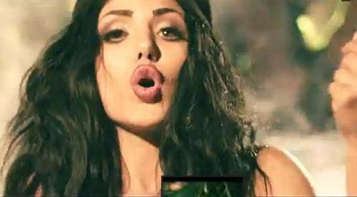 PREMIERĂ LIBERTATEA.RO | Glorya şi exotica C'zade, videoclip FIERBINTE pentru single-ul Allez