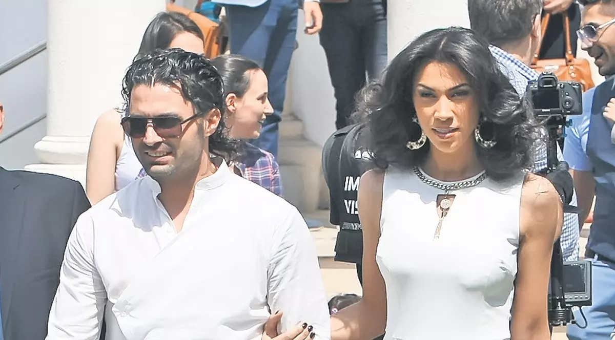 Pepe şi Raluca vor dansa la nuntă după cum cântă naşa Andra