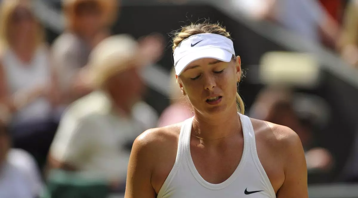 ABSOLUT JENANT! SHARAPOVA te SPERIE în COSTUM de BAIE! PLINĂ de CELULITĂ! | FOTO