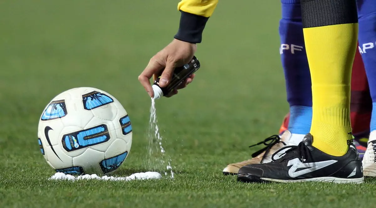 Spray-ul cu spumă va fi folosit și în Premier League