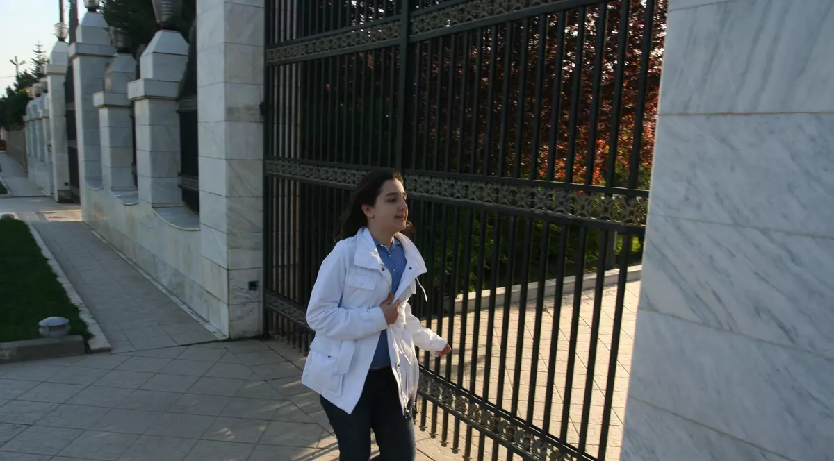 GIGI, nebun de fericire: ^ce l-a determinat să trimită cadou, din pușcărie, un automobil!