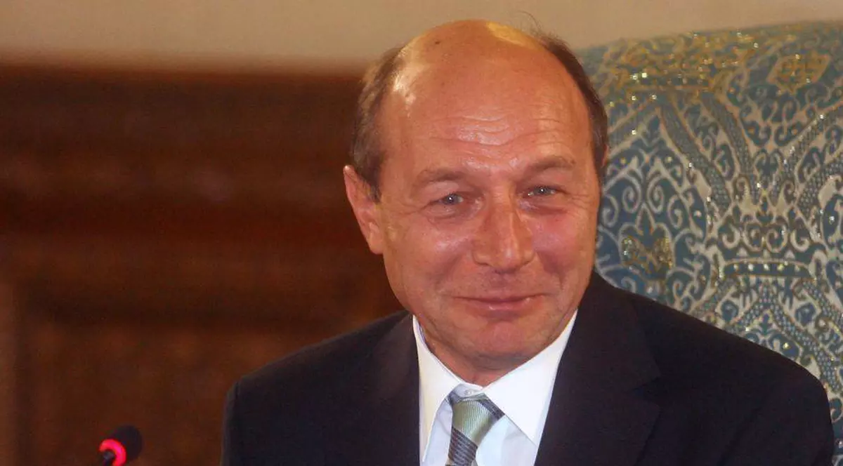 ÎNREGISTRAREA de la Cotroceni. Băsescu, către ministrul Ioana Petrescu: Unde spuneaţi că aţi terminat: la Harvard, la Oxford?