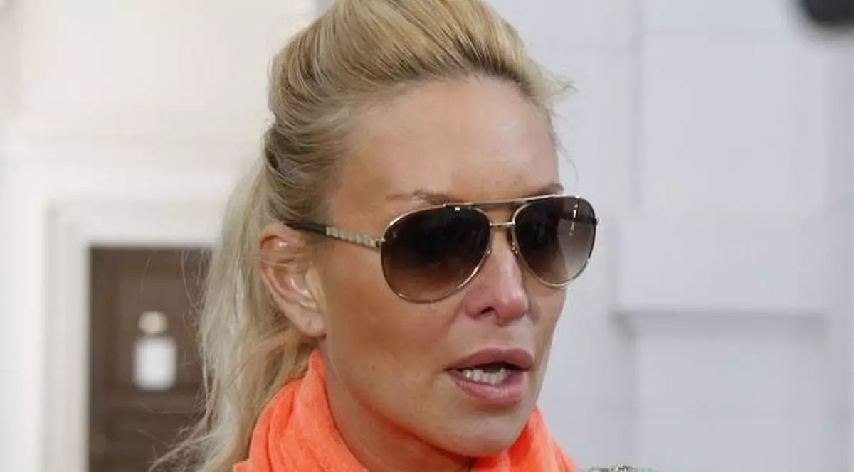 SCANDAL ÎN LUMEA MONDENĂ! Vica Blochina, DATĂ ÎN JUDECATĂ de medicul care I-A PUS SILICOANE