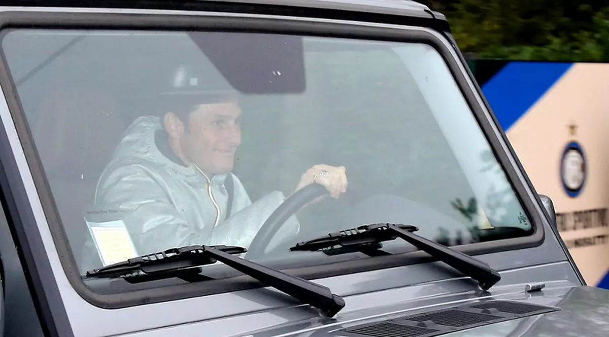 INCREDIBIL / Zanetti a fost jefuit în plină stradă! Hoţii i-au pus pistolul la tâmplă!