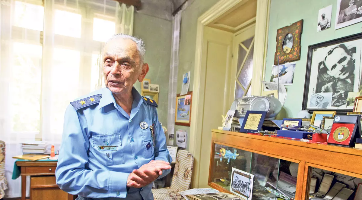 El este ultimul pilot care a luptat în al Doilea Război Mondial | EXCLUSIV