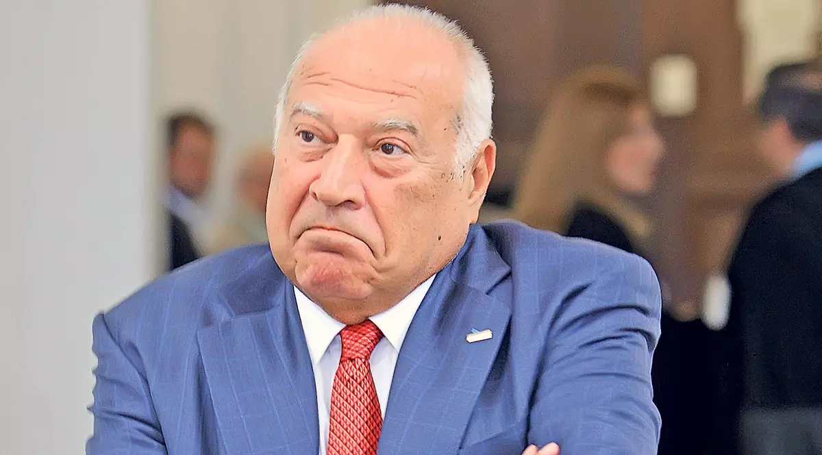 Fetele lui Voiculescu încearcă să salveze averea familiei