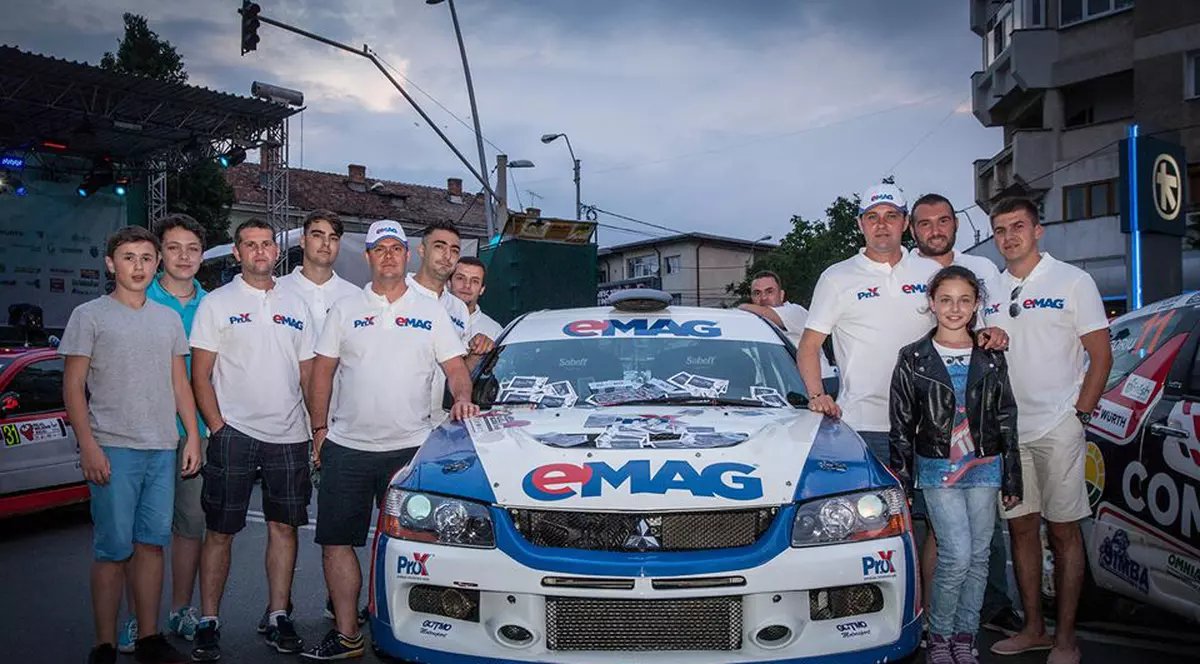 Pilotul Manu Mihalache îşi caută copilot pentru o zi