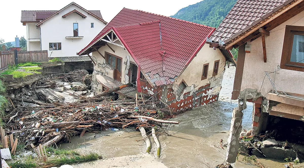 Rachetele antigrindină au provocat inundaţiile din Oltenia!