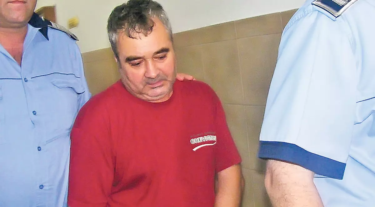 Leşină când vede tribunalul