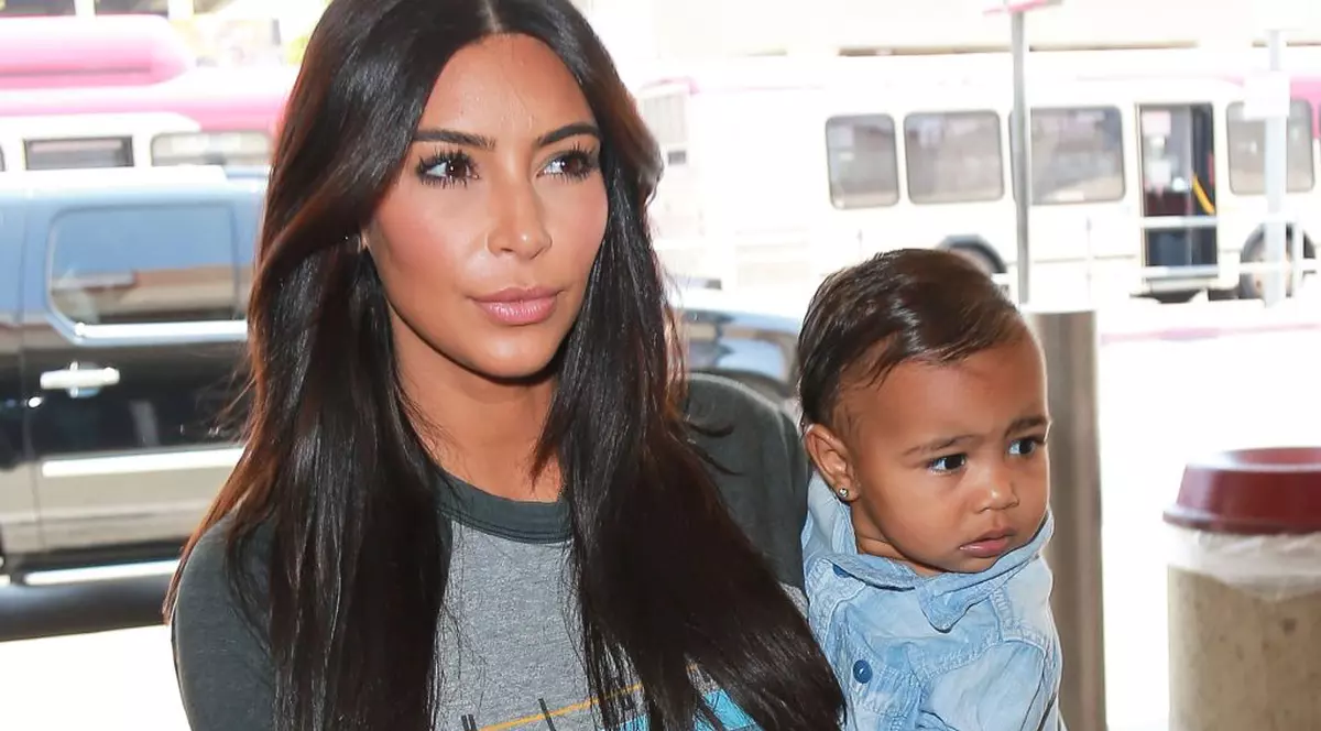 Fiica lui Kim Kardashian a debutat ca manechin la numai un an | FOTO