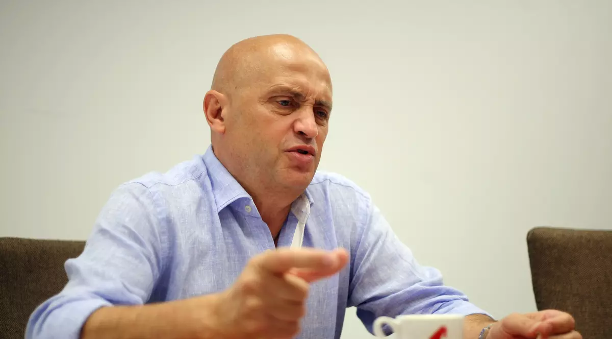 RAPID / Afaceristul Valerii Moraru o urechează pe Cristina Andronache!