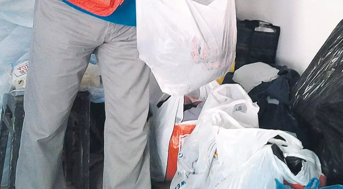 Dar din dar se face... că uită! La Galați abia s-au strâns câteva pungi de mâncare pentru sinistrați