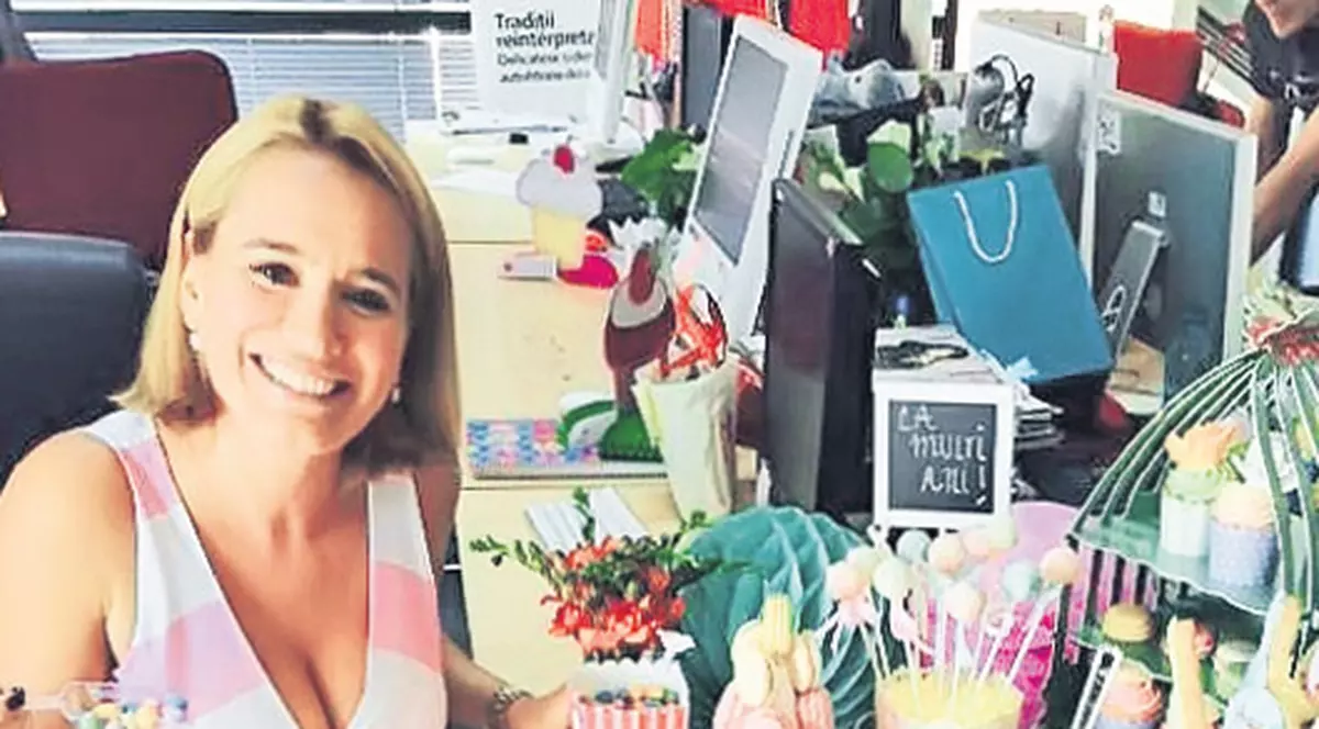 Esca a primit multe dulciuri roz de ziua ei