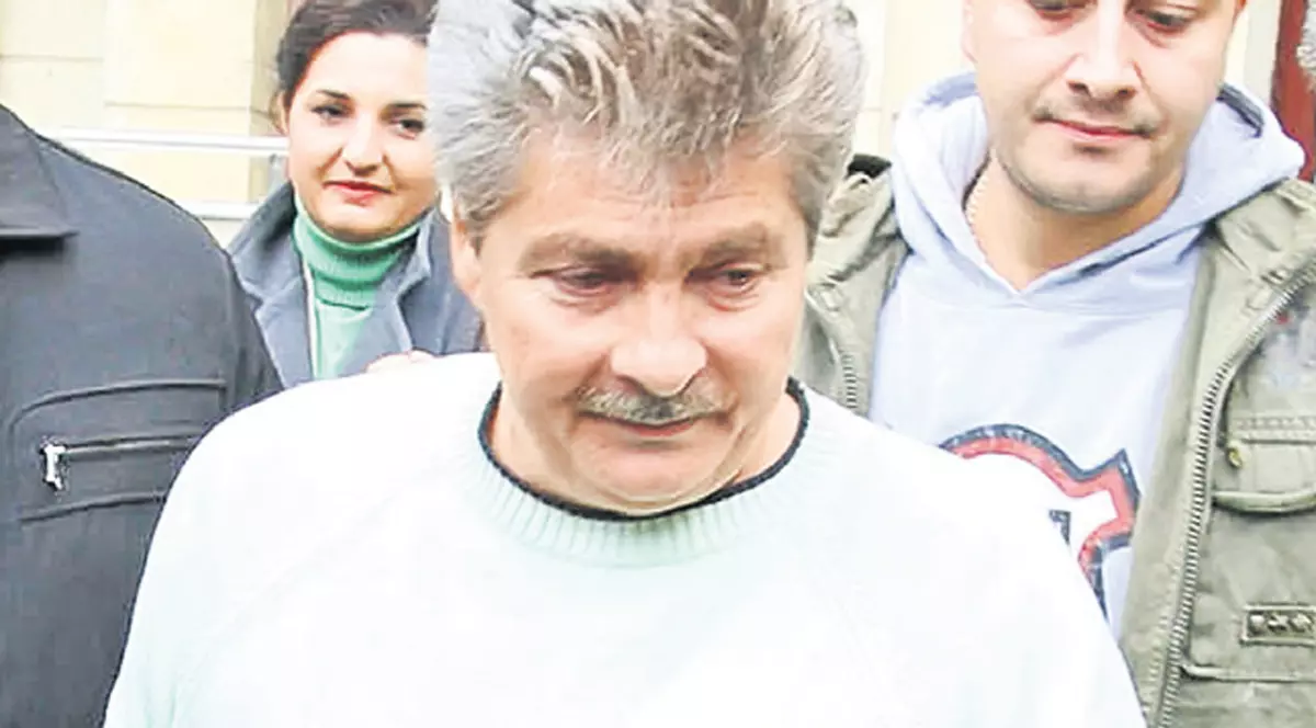 Sorin Ovidiu Vîntu ESTE LIBER