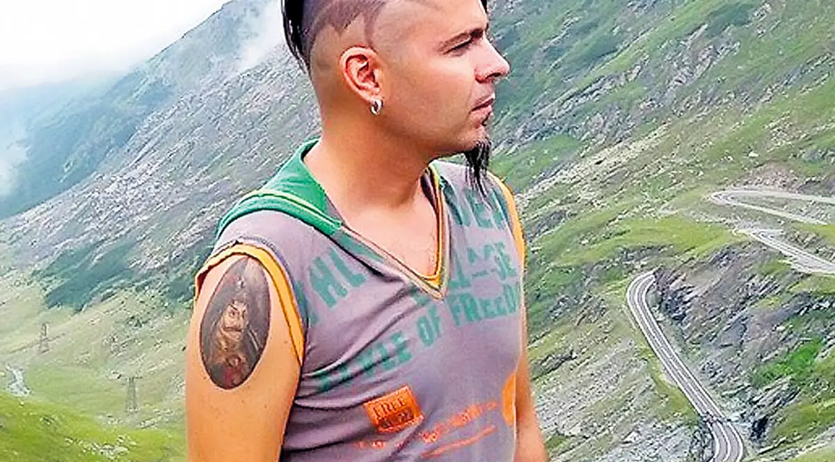 Şi l-a tatuat pe Vlad Ţepeş pe braţ