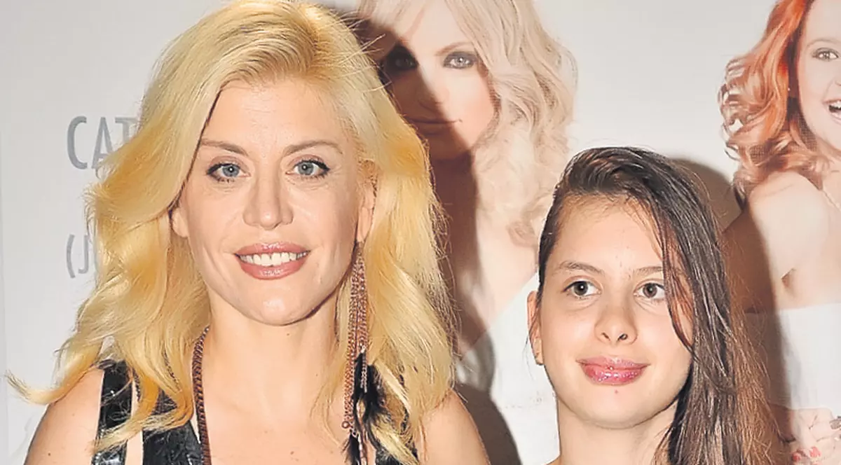 Fiica Loredanei Groza crede că e mai bună decât mama ei. Elena a refuzat să cânte în duet cu Lori