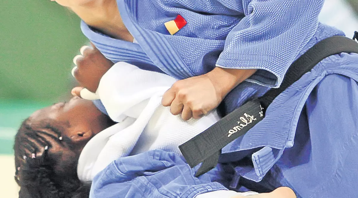 Alina Dumitru se mărită