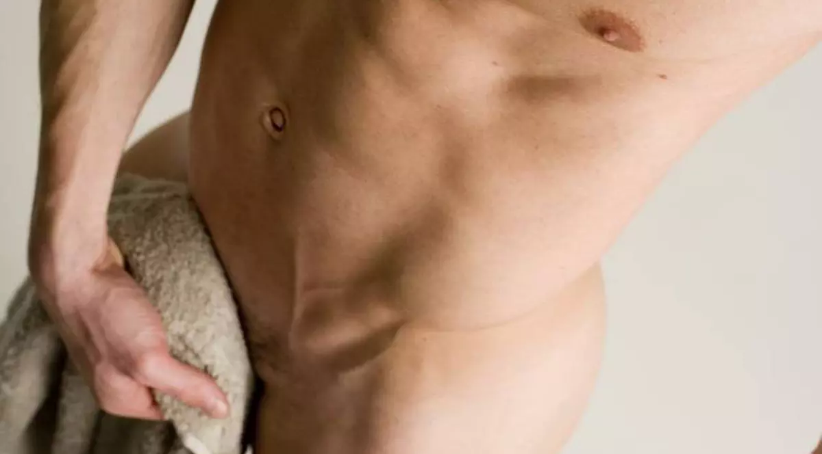 Un BĂRBAT a STAT cinci zile cu un VIBRATOR BLOCAT în rect. MEDICII i-au dat VESTEA TRAGICĂ