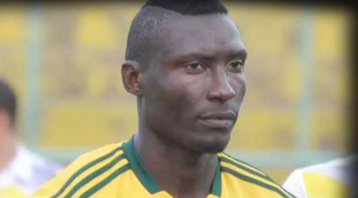 VIDEO / Fotbalist ucis cu o piatră aruncată din tribune! Cine sunt vinovaţii