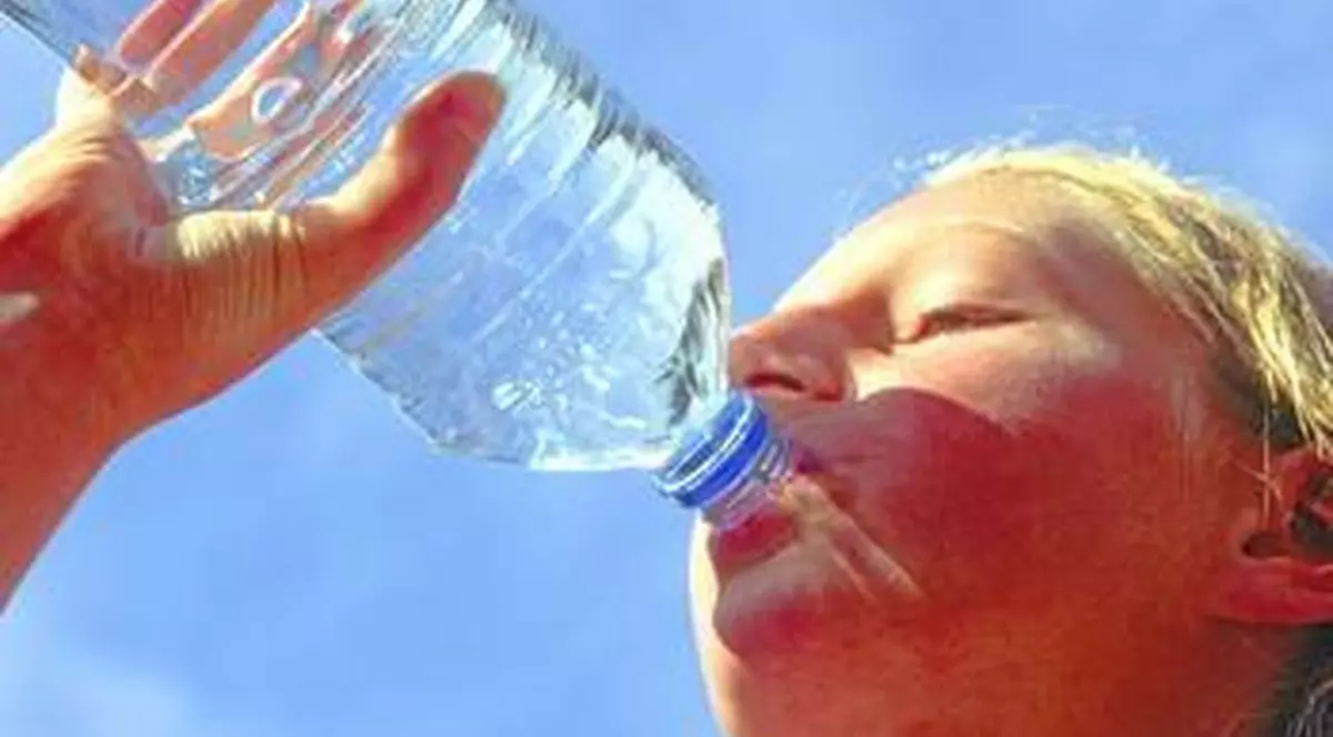 După ploi și inundații, vine canicula. Temperaturi de 37 de grade la umbră