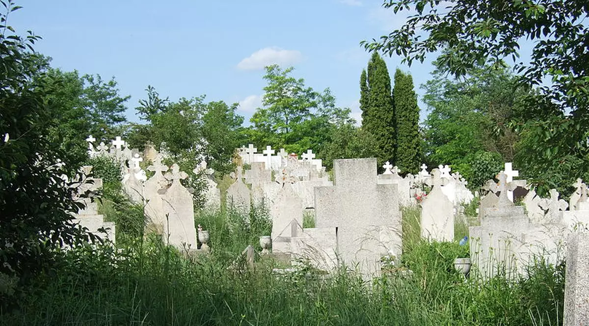 NOUA LEGE FUNERARĂ: Este posibilă ÎNMORMÂNTAREA FĂRĂ PREOT! VEZI REACŢIA BOR! EXCLUSIV