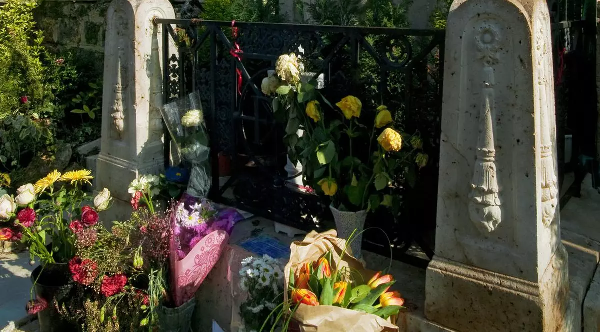 Locurile de veci, în era informatizării. CIMITIRELE din Iaşi se vor MUTA pe ONLINE