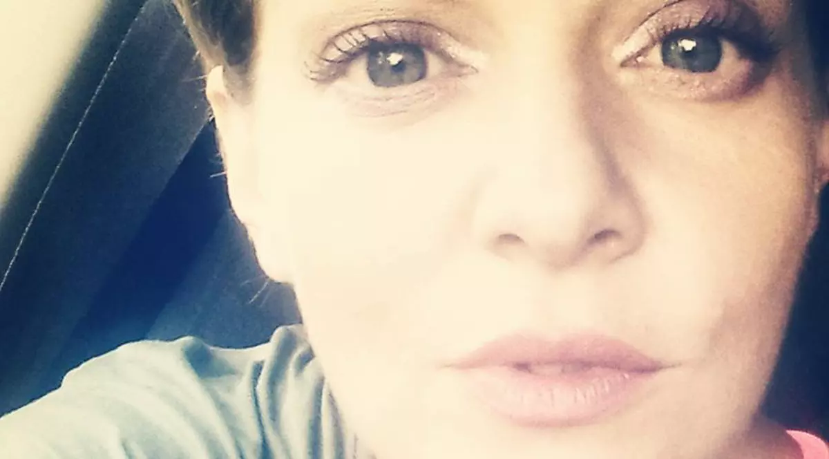 Dana Nălbaru, SELFIE matinal: “Mi-a explodat părul”