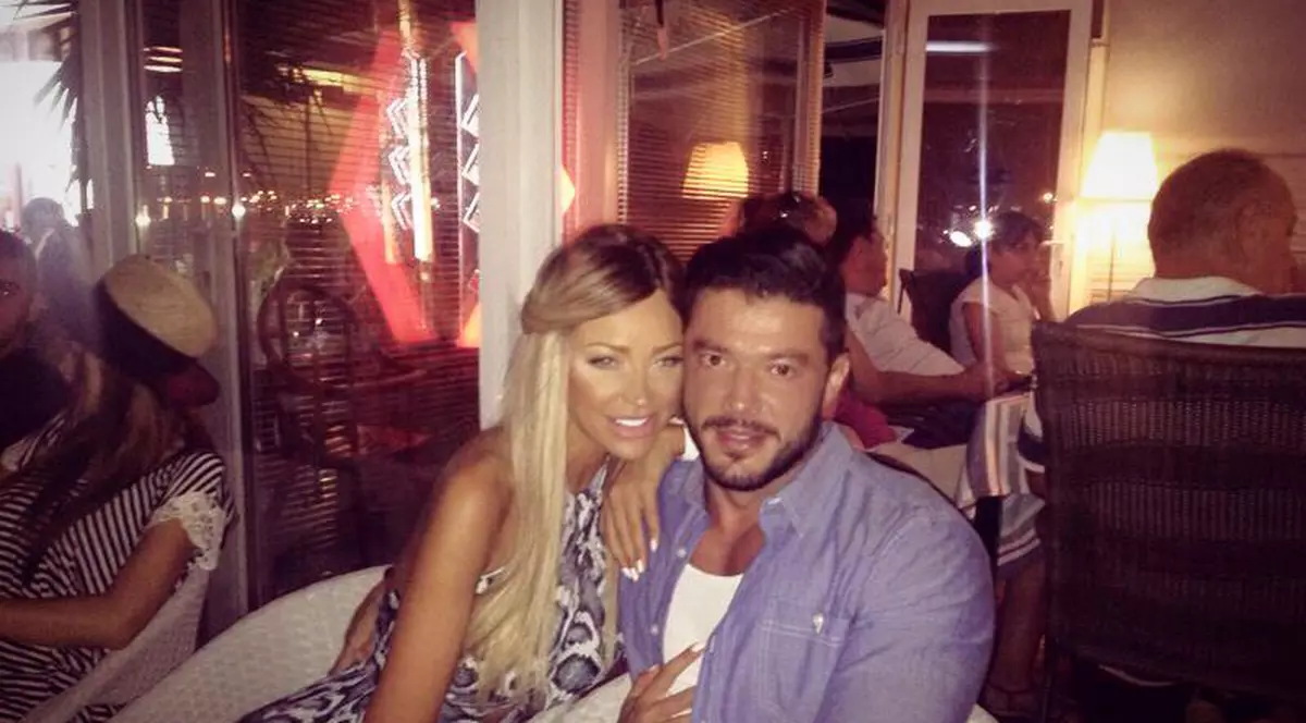 BIANCA DRĂGUŞANU şi VICTOR SLAV au dat-o pe FAŢĂ! CE GEST de IUBIRE AU FĂCUT ÎN PUBLIC? FOTO ÎN ARTICOL