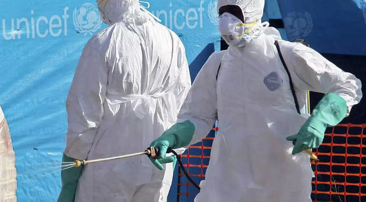 ALERTĂ! Expert al OMS, INFECTAT cu EBOLA
