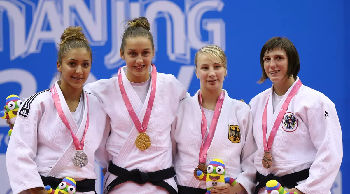 Medalie de ARGINT, obţinută Larisa Florian la Campionatele Mondiale de tineret