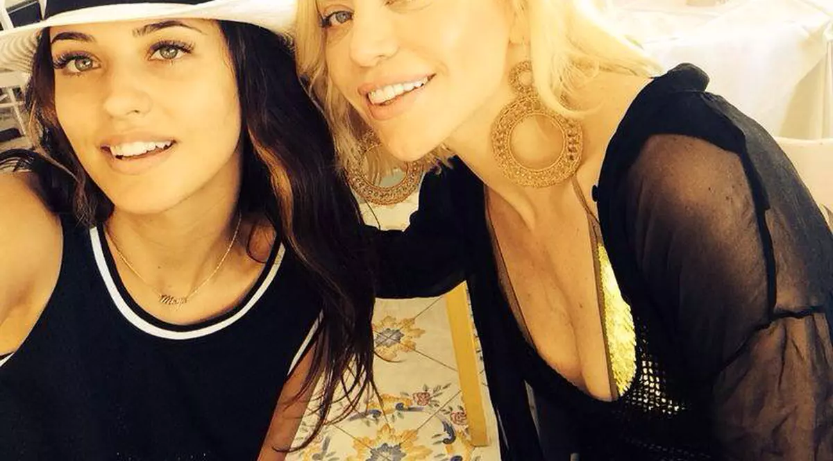 Loredana, ALIAT puternic pentru ANTONIA. CE SPUNE cântăreaţa despre SARCINA prietenei sale