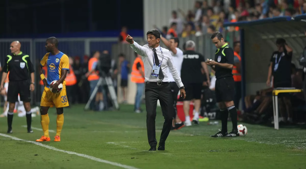 Lucescu jr. nu vrea să stea pe bară. Negociază cu o echipă din Grecia!