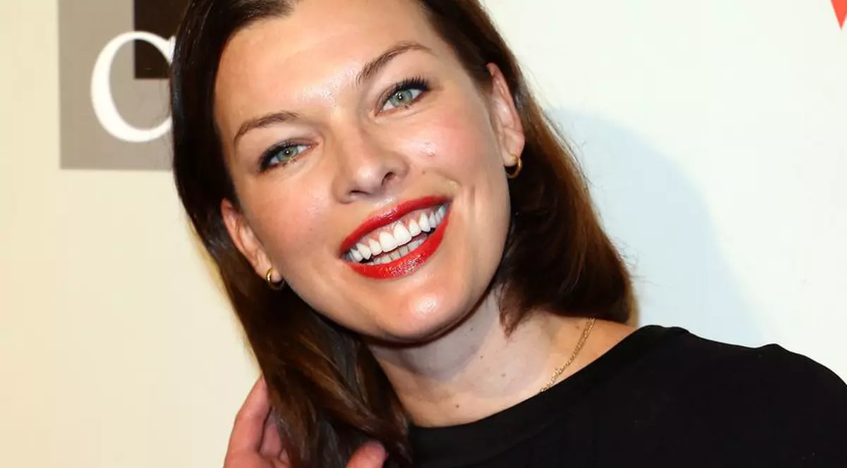 Vestea care a UIMIT fanii! Milla Jovovich a rămas din nou ÎNSĂRCINATĂ. Ce se întâmplă acum cu filmările programate pentru Resident Evil