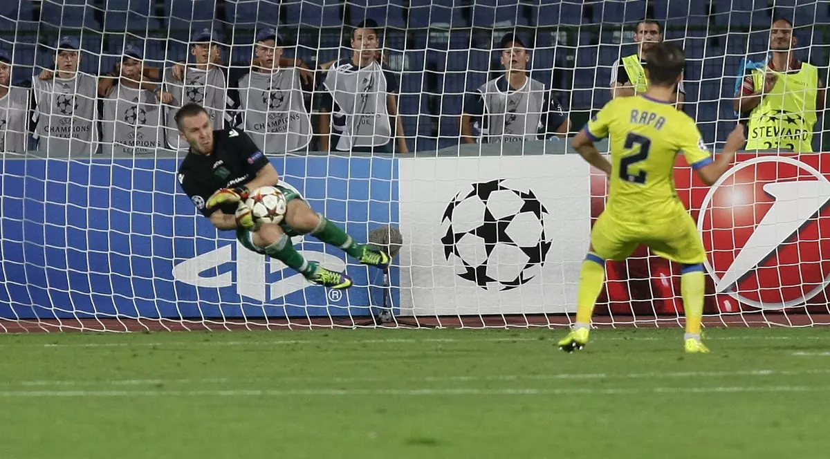 INCREDIBIL! Dinamo le întoarce cuţitul în rană steliştilor. Fac materiale promoţionale cu Moţi!