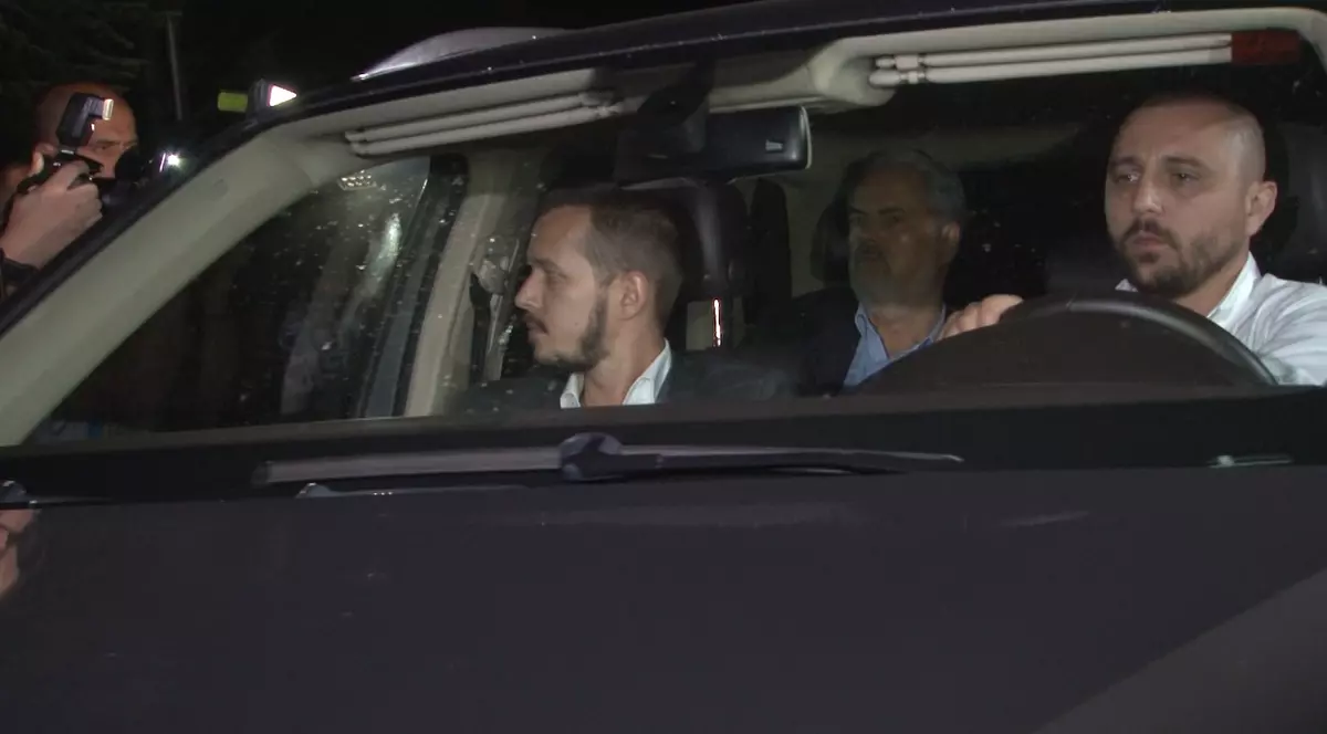 Adrian Năstase şi-a petrecut PRIMA NOAPTE de LIBERTATE la Cornu | FOTO