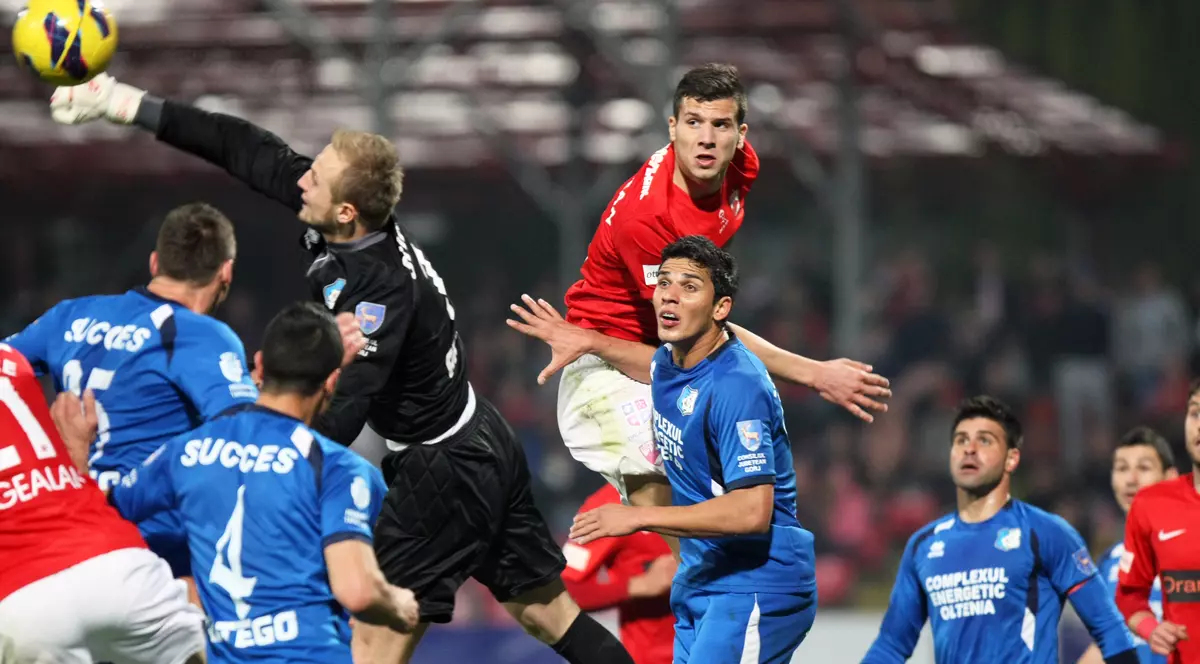 VIDEO/ LIGA I: Pandurii - Viitorul 1-1. ^Roman egalează în prelungiri, Nikolov - golul campionatului