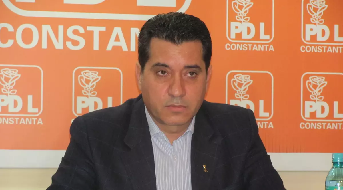 Udrea îi face PROBLEME lui Boc. Un lider PDL nu-l mai vrea în partid