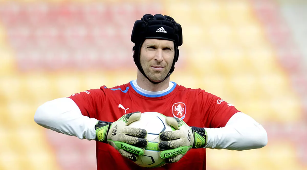 Portarul Petr Cech scrie istorie în Premier League