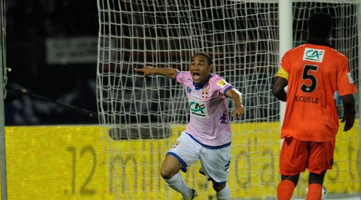 Antrenorul Ionel Ganea testează un mijlocaş algerian 