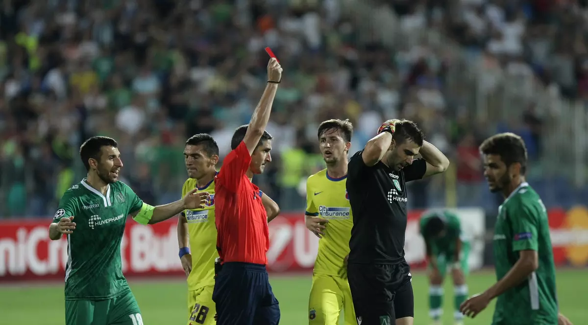 EXCLUSIV / Ce zice portarul Stoianov despre RECITALUL colegului Moţi