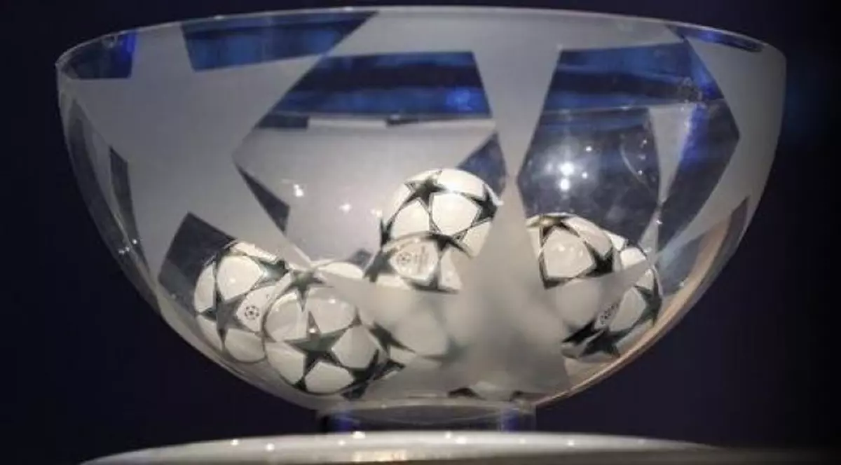 Urnele sunt pregătite pentru tragerea la sorți pentru turul 3 preliminar al Ligii Campioanelor