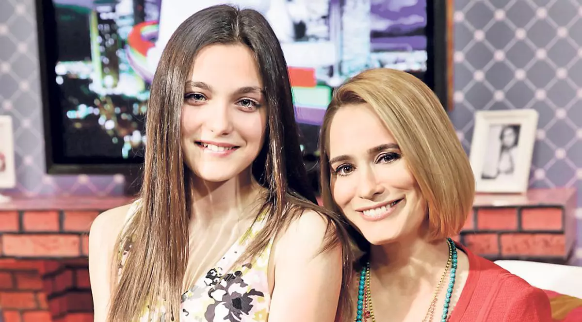 Eram e gelos pe prietenul fiicei lui | Andreea Esca: «Soţul meu se teme că Alexia s-ar putea îndrăgosti de la 14 ani»
