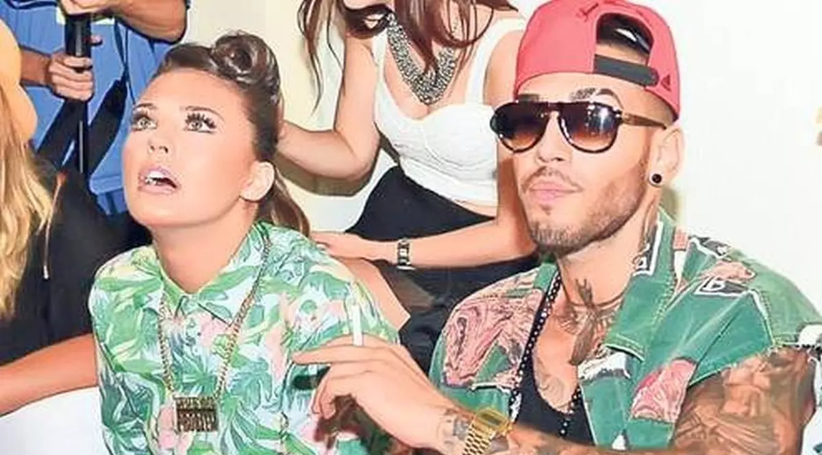 Alex Velea s-a gândit la UN NUME pentru BEBELUŞ! Uite cum ar vrea să-şi BOTEZE COPILUL