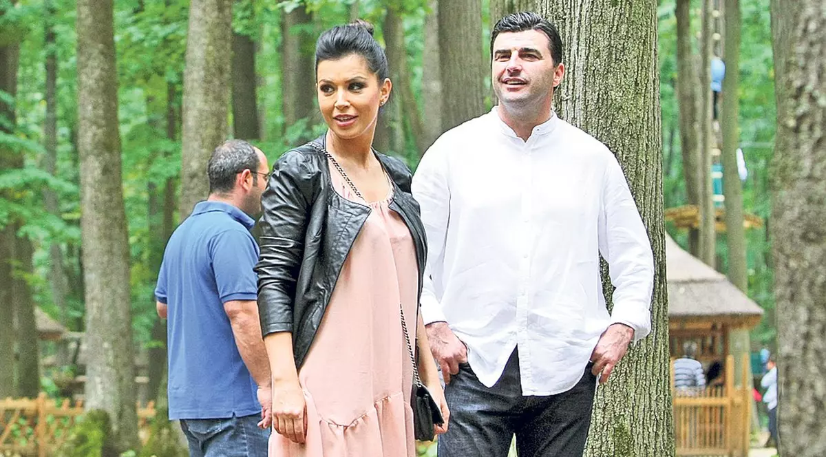 Simona Pătruleasa şi-a sărbătorit fetiţa în parc