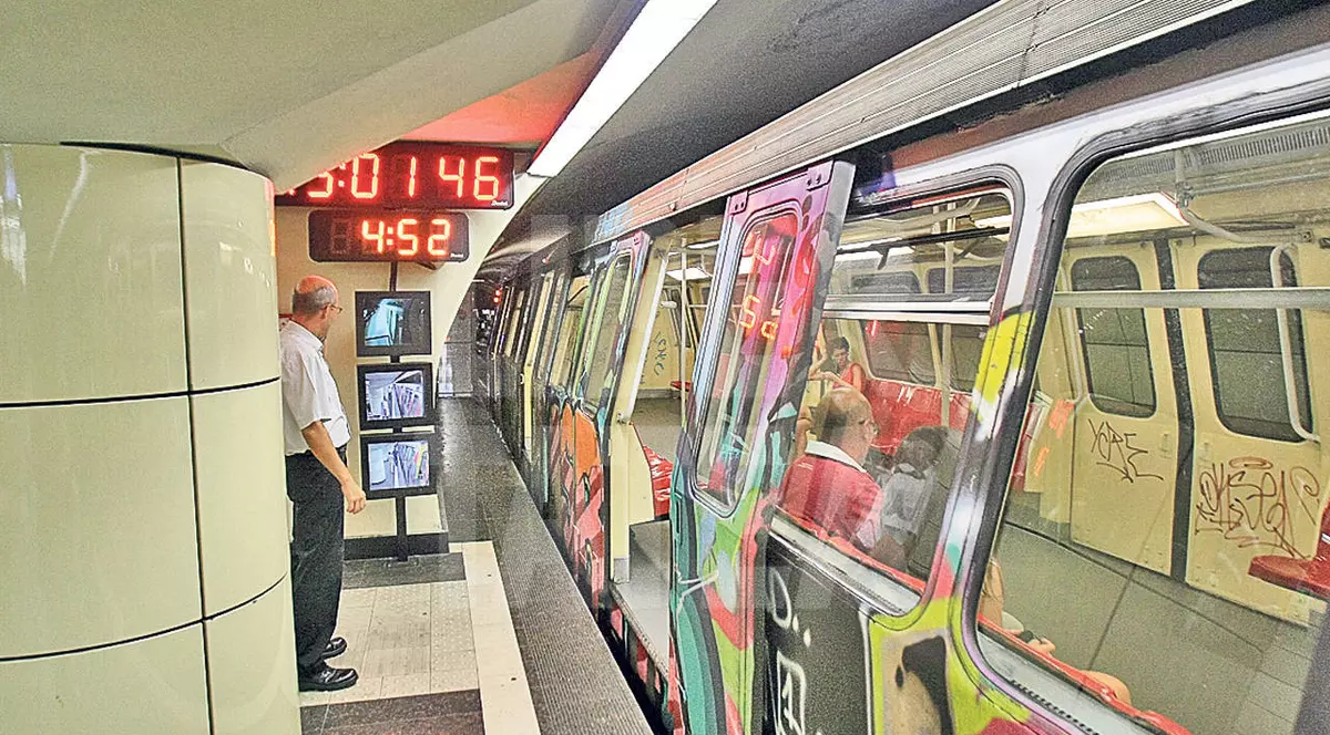 Metroul este prea lung pentru staţia Parc Bazilescu