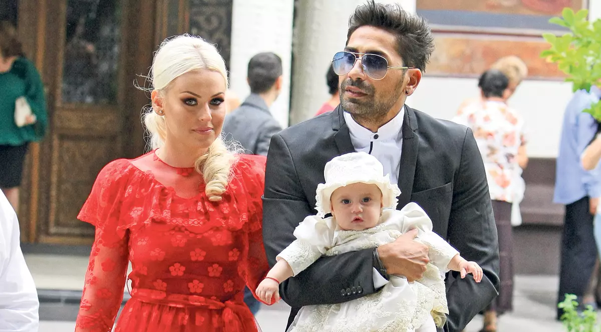 EXCLUSIV | Connect-R a decis: nunta va fi jumătate ţigănească, jumătate moldovenească! «Invitaţii vor primi carne prăjită şi vodcă»