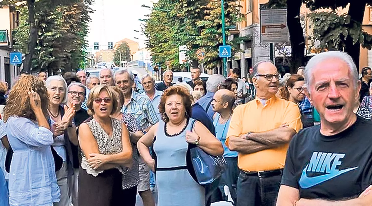 Au ieşit la protest din cauza romilor! Imigranţii i-au scos pe italieni în stradă